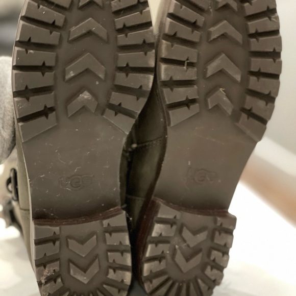 UGG boots. Beautiful Forrest green color. Hardly worn. Size 8.5 - Picture 7 of 7